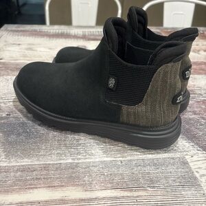 Hey Dude Branson Black Ankle Booties, women’s Sz 7